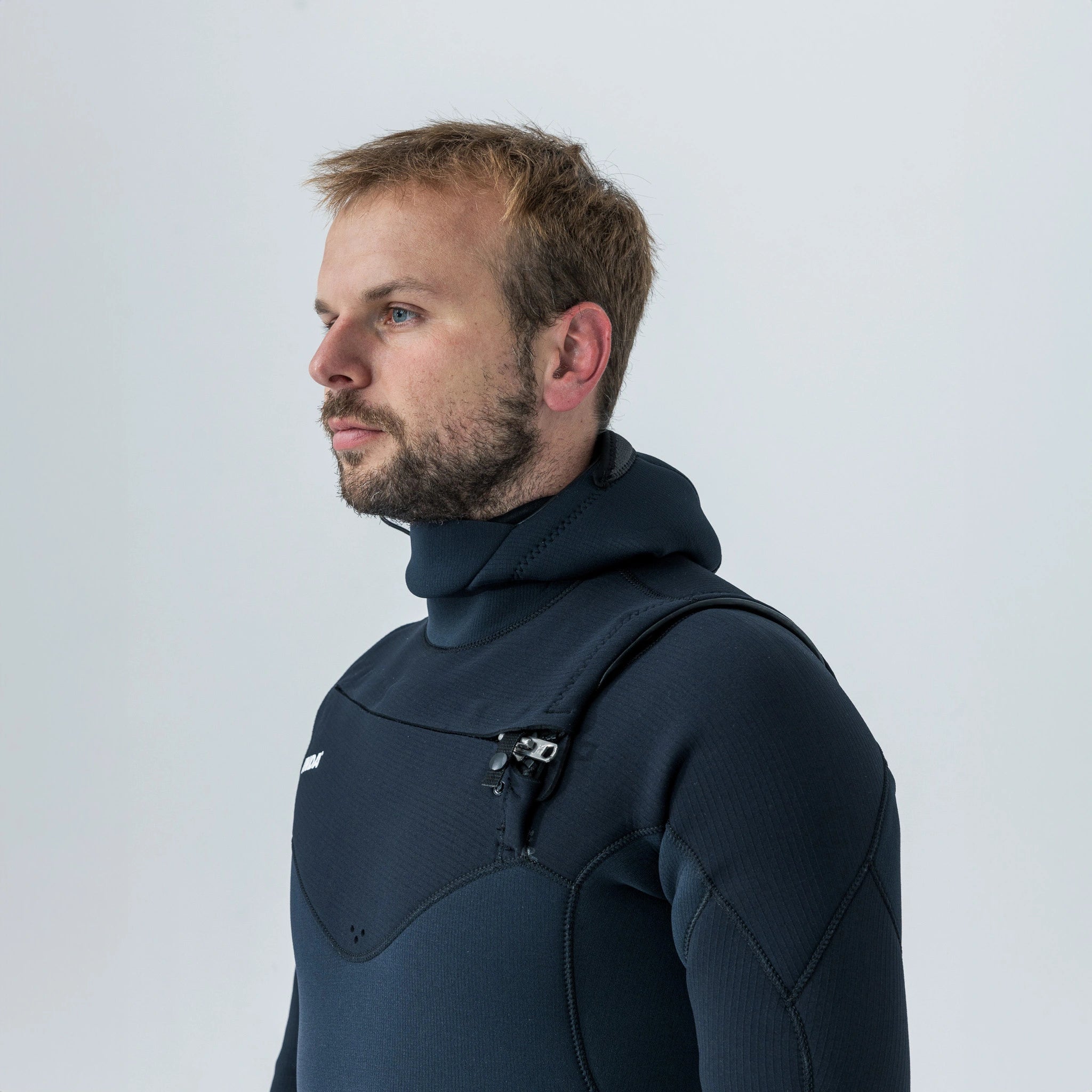 Pianka neoprenowa z kapturem UNDA – Yamamoto G-wetsuit UNDA - Dasea People