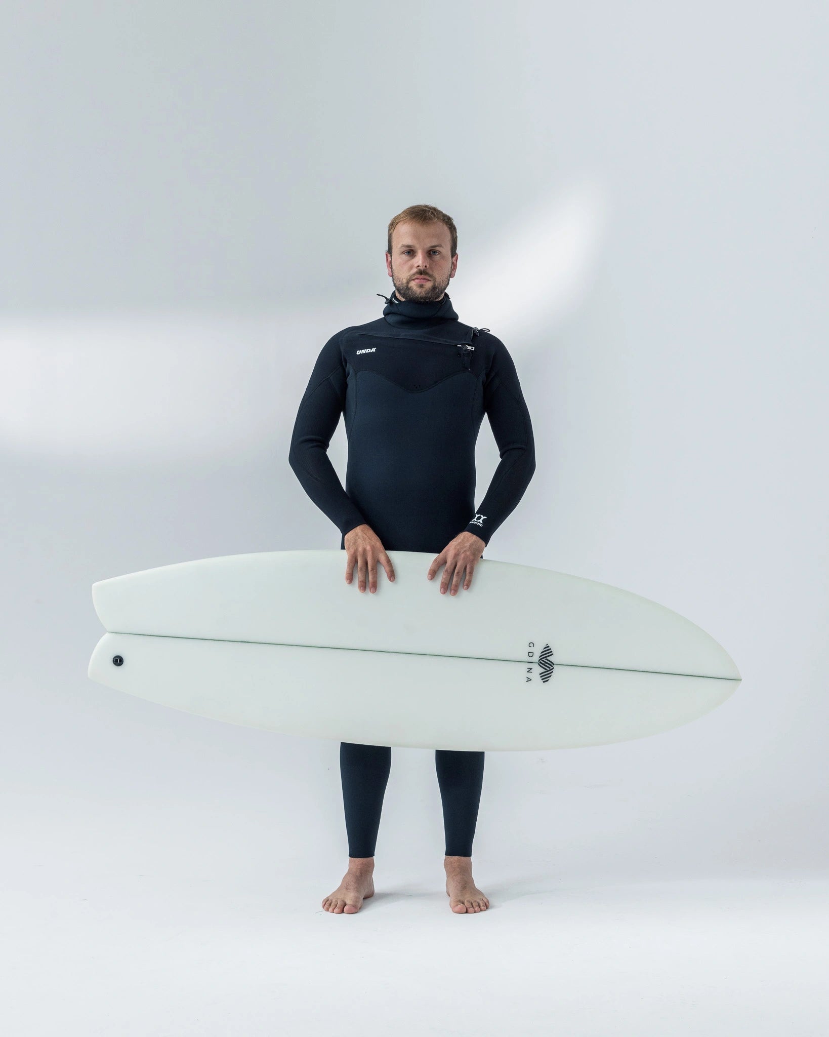 Pianka neoprenowa z kapturem UNDA – Yamamoto G-wetsuit UNDA - Dasea People