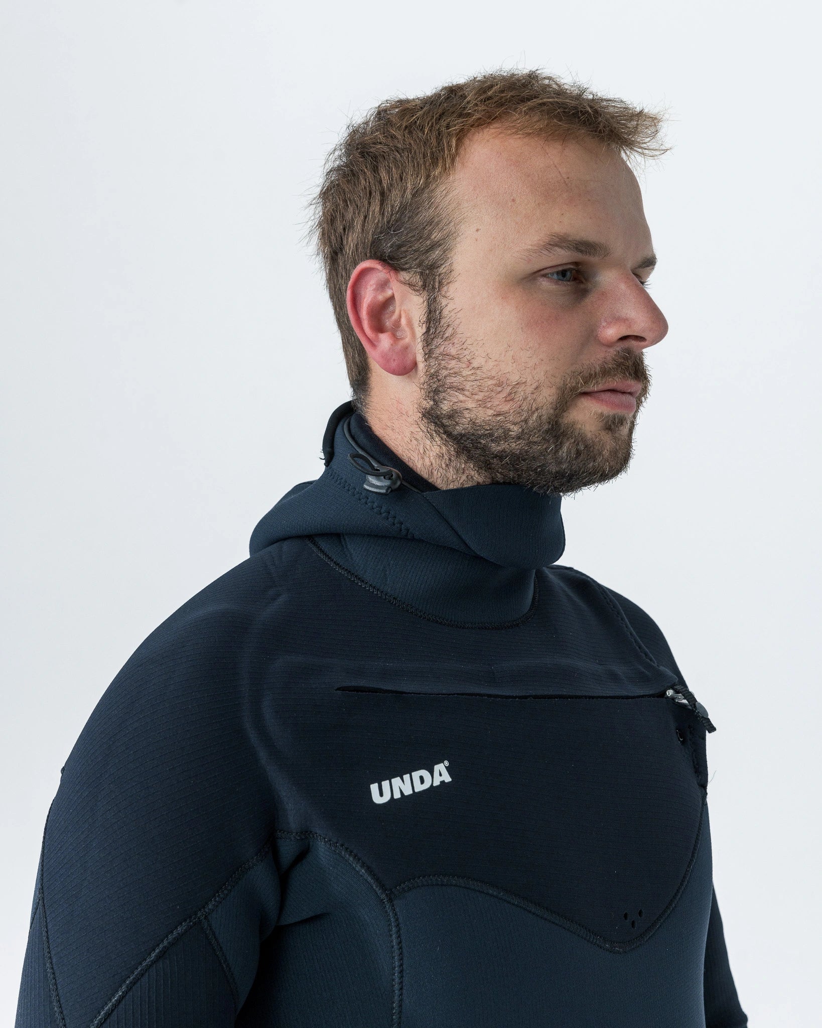 Pianka neoprenowa z kapturem UNDA – Yamamoto G-wetsuit UNDA - Dasea People