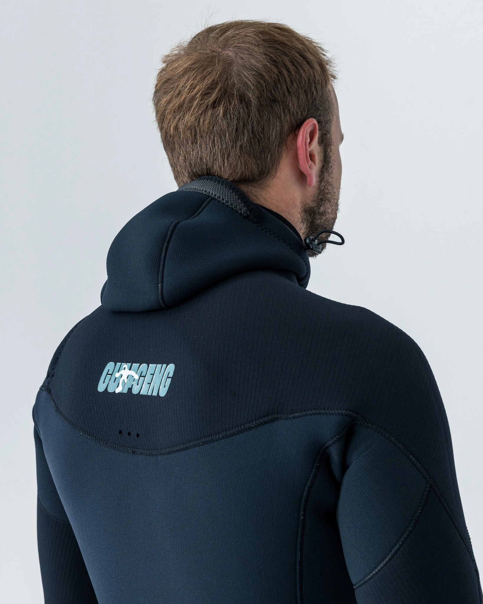 Pianka neoprenowa z kapturem UNDA – Yamamoto G-wetsuit UNDA - Dasea People